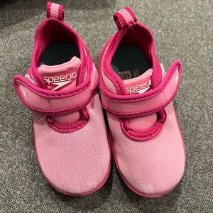 Speedo girls toddler water shoes size 5/6